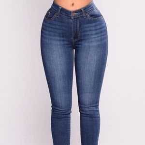 ✨NEW✨ FashionNova Skinny Jeans